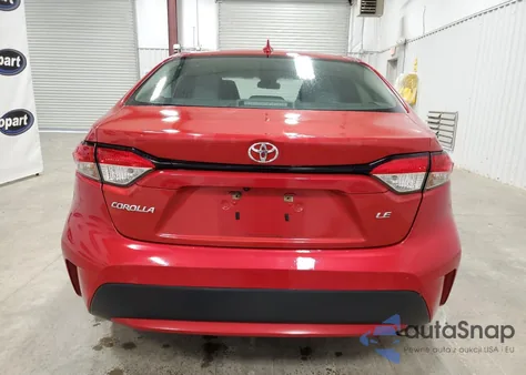 2021 Toyota Corolla Le z USA, uszkodzony, nr VIN 5YFEPMAE4MP184387
